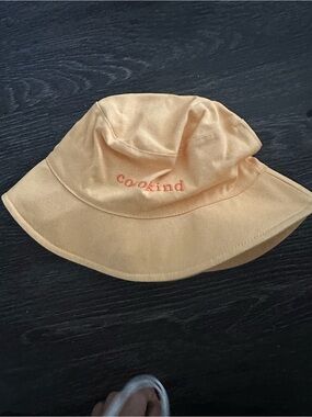 NWT Cocokind Wear Spf bucket hat
